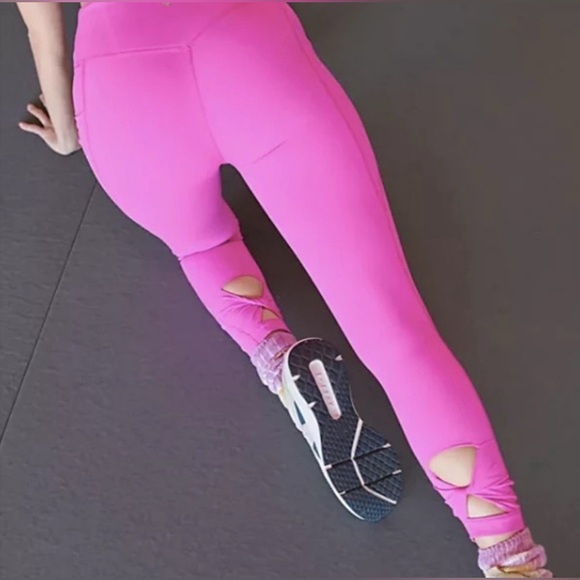 Free People Movement Wave Rider Pocket Leggings in “Living Magenta” NWOT - Picture 3 of 10